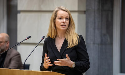 Sanne aan het preekgestoelte
